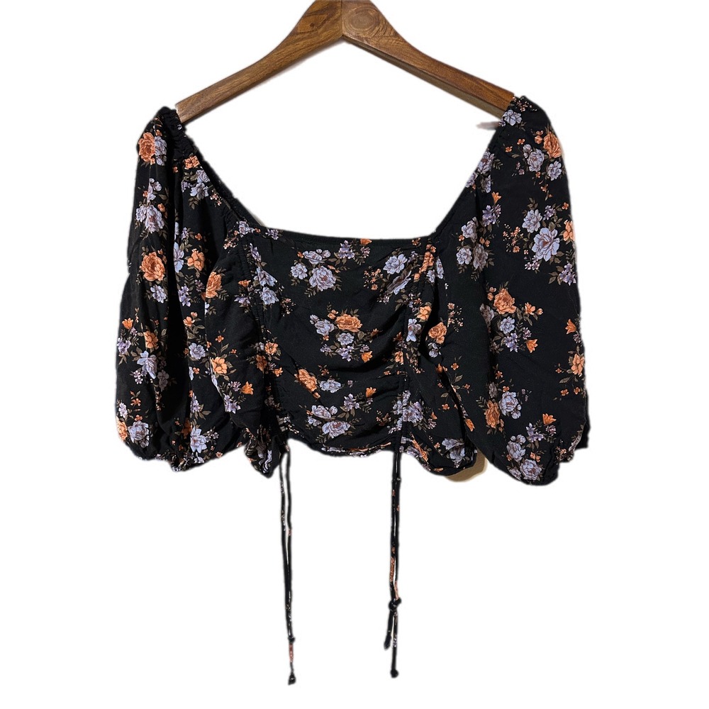 Live To Be Spoiled Floral Puff Sleeve‎ Ruched Crop Top Black Orange Large